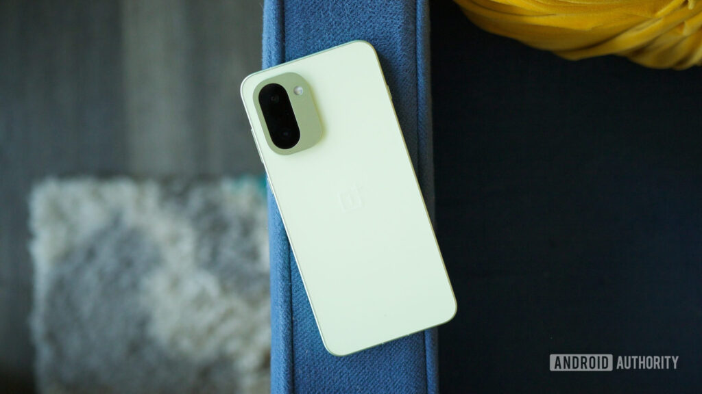 OnePlus 15R: дата виходу в Україні та ключові зміни