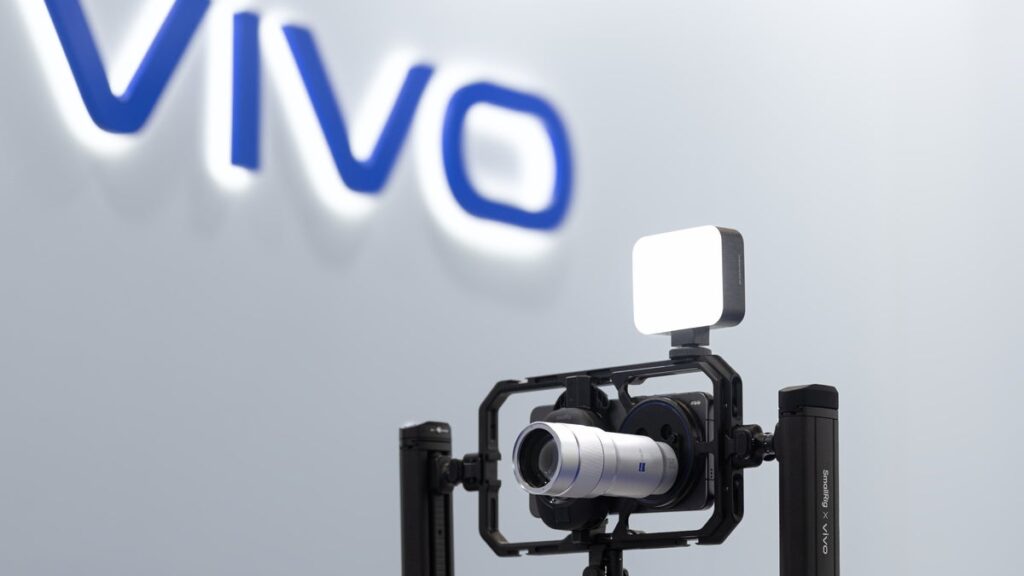 vivo X300 Ultra — смартфон или уже камера? 400 мм, 200 Мп и 70-кратный зум