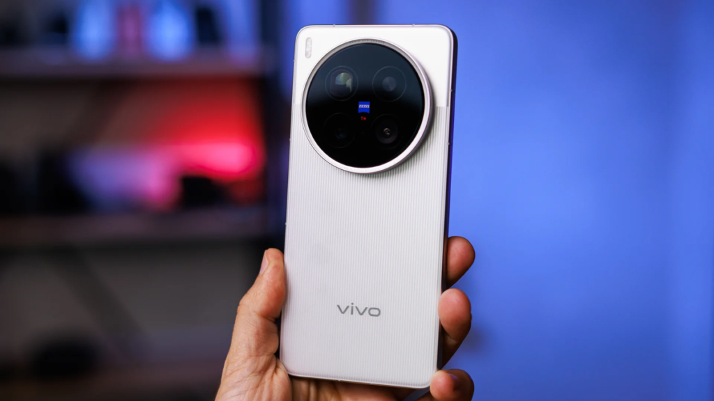 vivo X300 Ultra — смартфон или уже камера? 400 мм, 200 Мп и 70-кратный зум